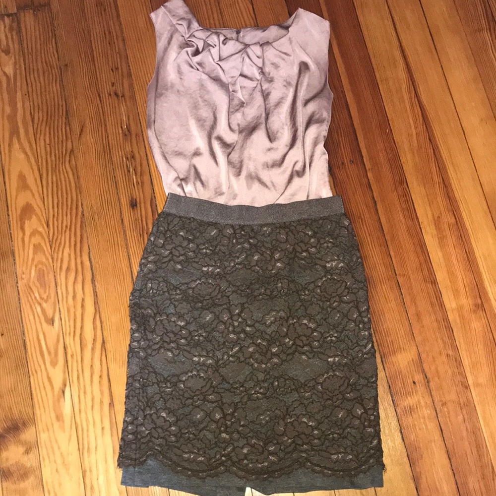 Stretchy LOFT Lace Pencil Skirt